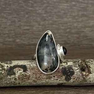 Agate and Black Onyx Ring Size 7
