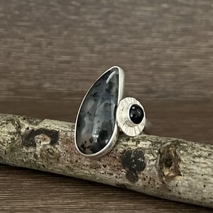Agate and Black Onyx Ring Size 7