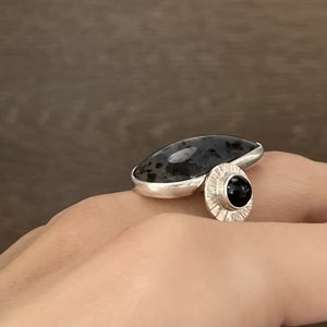 Agate and Black Onyx Ring Size 7